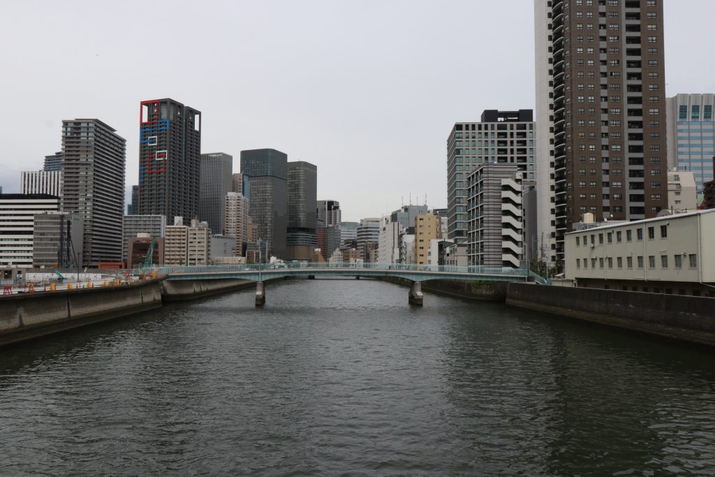 土佐堀橋から中之島を望む