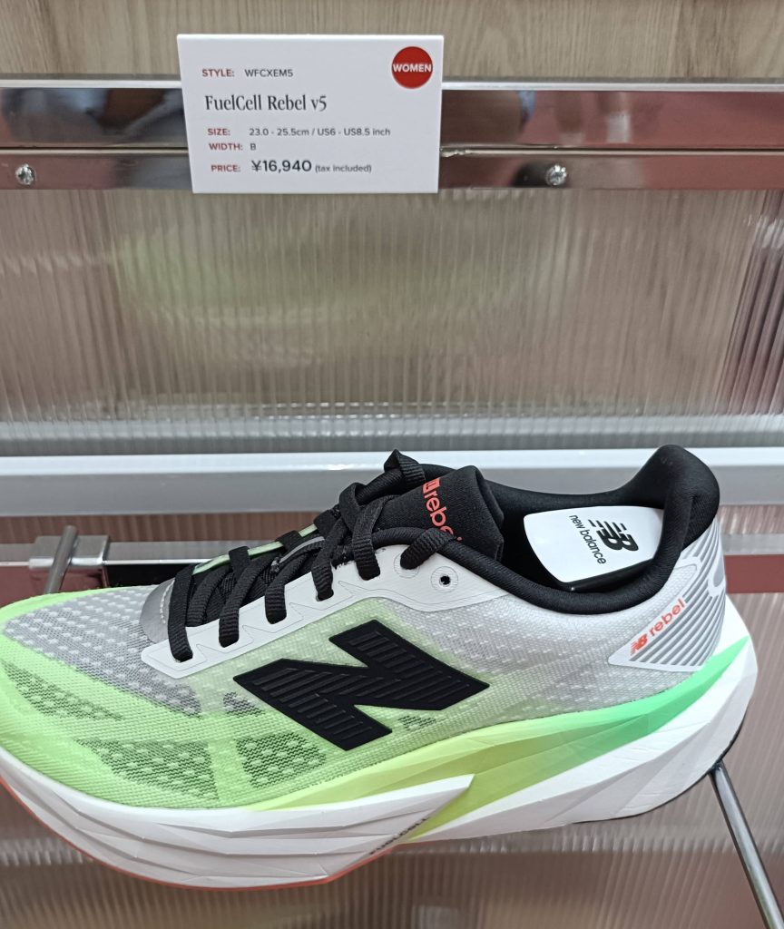 ゼッケン受け取りの際に物販があります